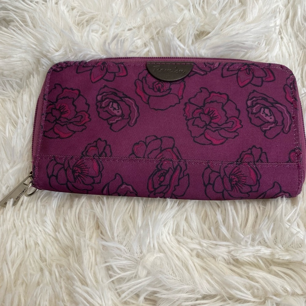 NWOT travelon floral wallet